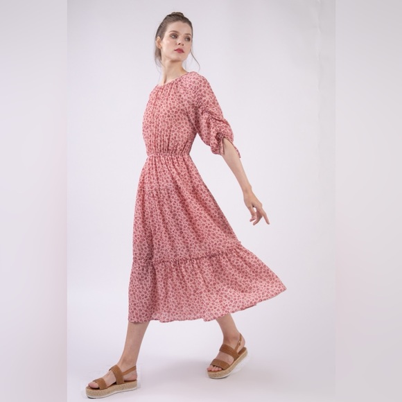 Very J Dresses & Skirts - VERY J Floral Round Neck Tiered Midi Dress